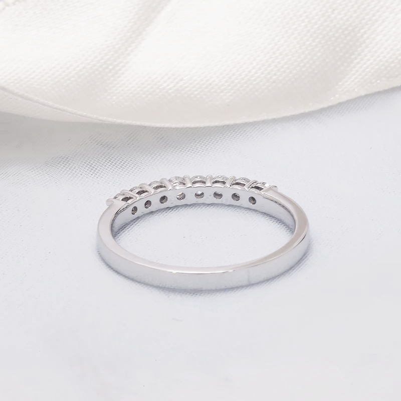 Svenurna | Round Cut Diamond Ring